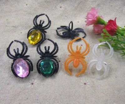 Simulation Fake Spider Finger Ring Jokes Artificial Toy Novelty Insect Animal Model Trick April Fool's Day Scare Toys Halloween